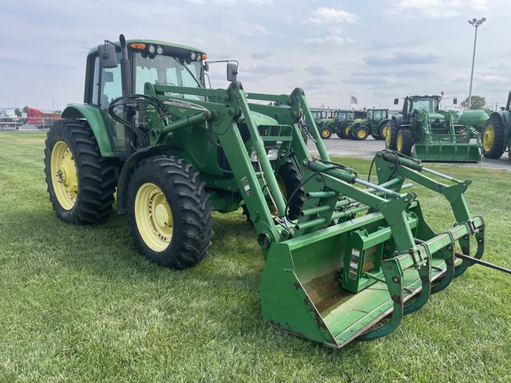 2004 John Deere 7420 Tractor