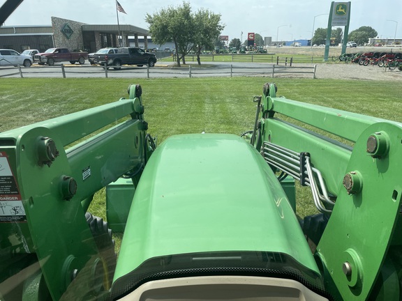 2004 John Deere 7420 Tractor