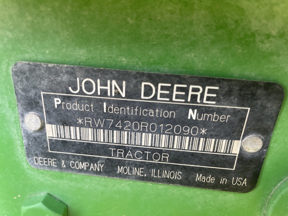 2004 John Deere 7420 Tractor