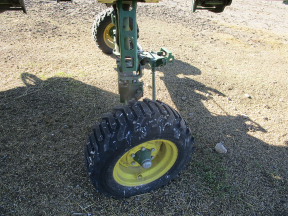 2022 John Deere HD40R Header Combine