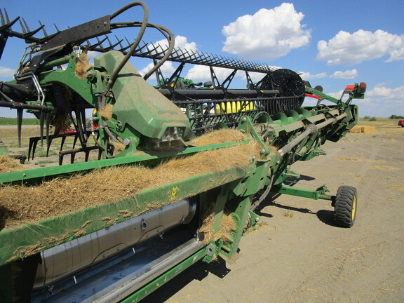 2022 John Deere HD40R Header Combine