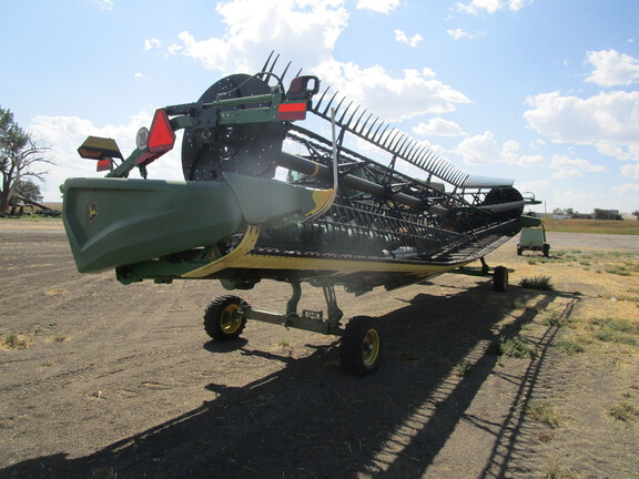 2022 John Deere HD40R Header Combine