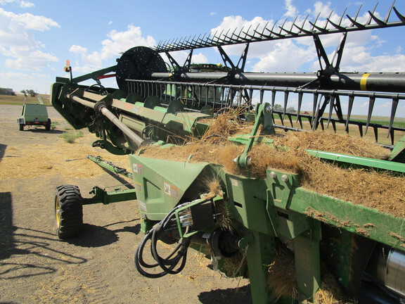 2022 John Deere HD40R Header Combine