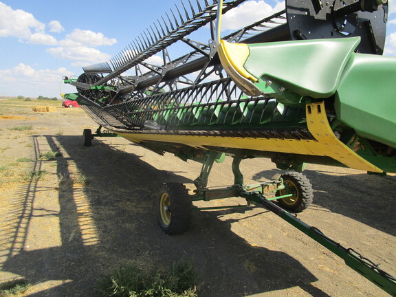 2022 John Deere HD40R Header Combine