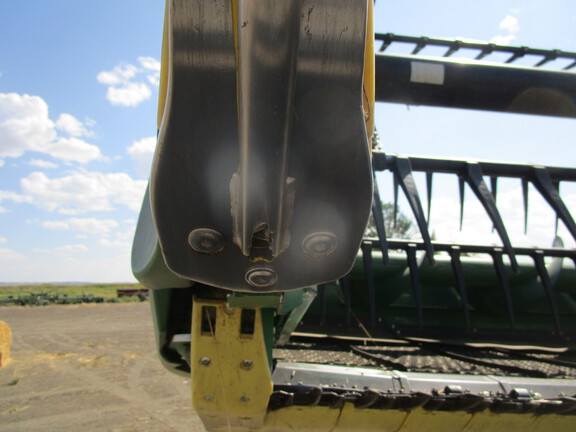 2022 John Deere HD40R Header Combine