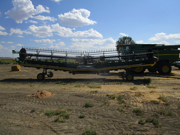 2022 John Deere HD40R Header Combine