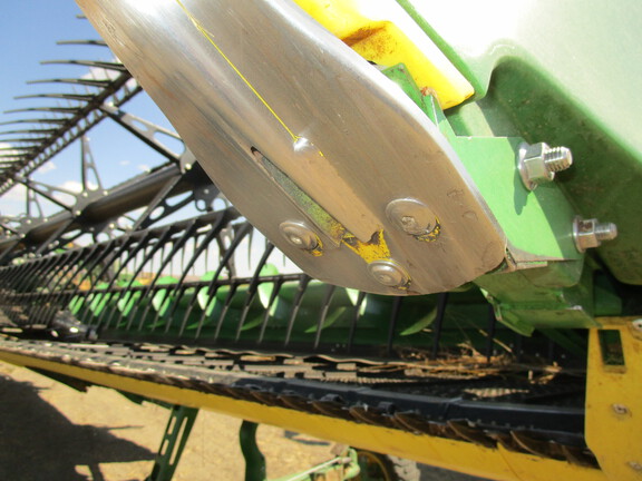 2022 John Deere HD40R Header Combine