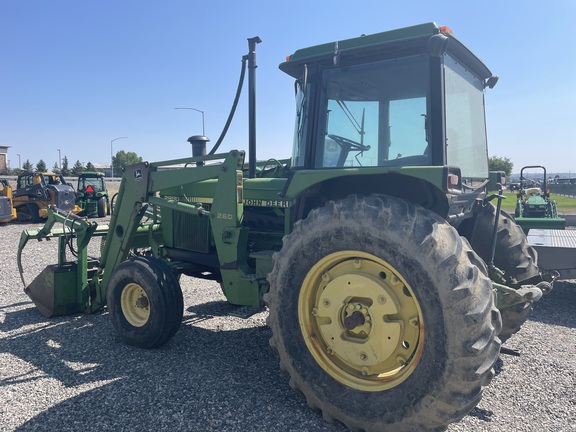 John Deere 2950 Tractor