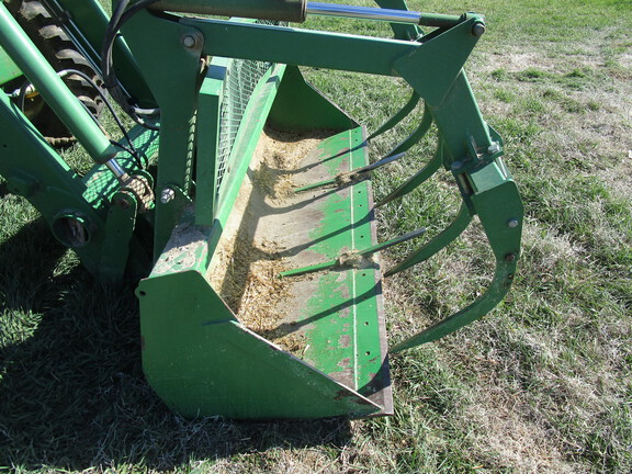 2008 John Deere 7330 Premium Tractor