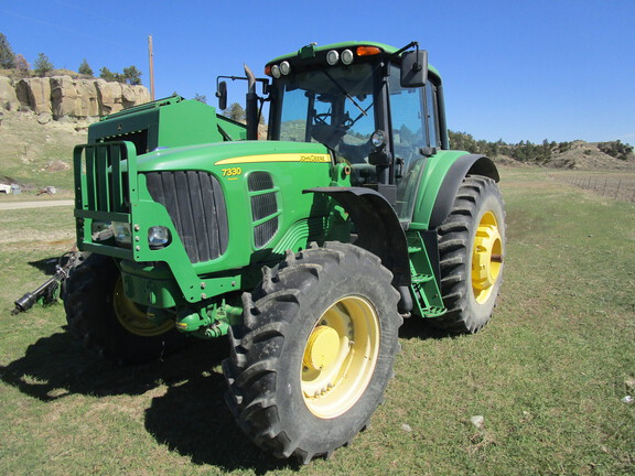 2008 John Deere 7330 Premium Tractor