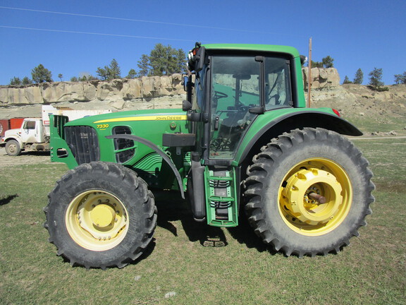 2008 John Deere 7330 Premium Tractor