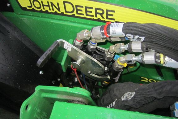 2024 John Deere 2025R Tractor Compact