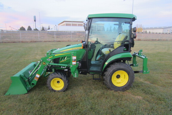 2024 John Deere 2025R Tractor Compact