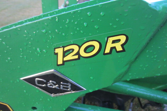 2024 John Deere 2025R Tractor Compact