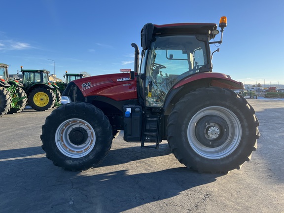 2016 Case IH Maxxum 125 CVT T4B Tractor