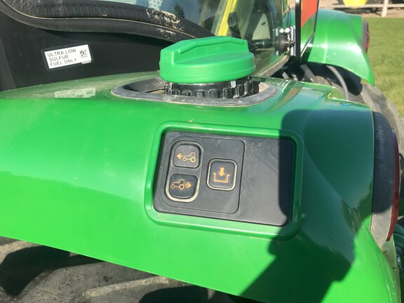 2021 John Deere 4066R Tractor Compact