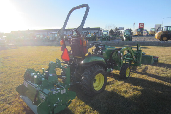 2022 John Deere 2025R Tractor Compact