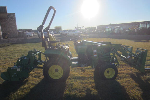 2022 John Deere 2025R Tractor Compact