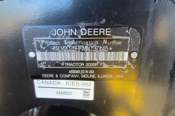 2022 John Deere 2025R Tractor Compact