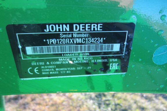 2022 John Deere 2025R Tractor Compact