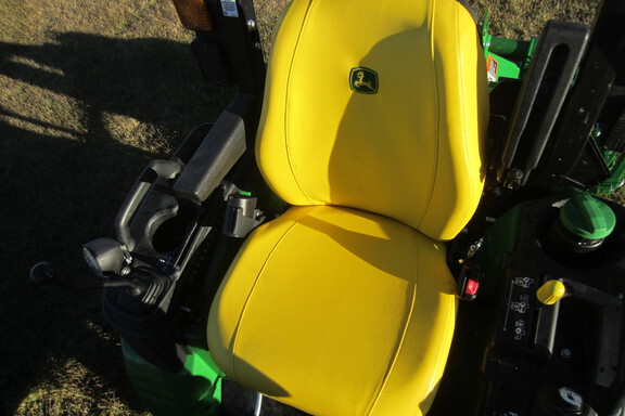 2022 John Deere 2025R Tractor Compact