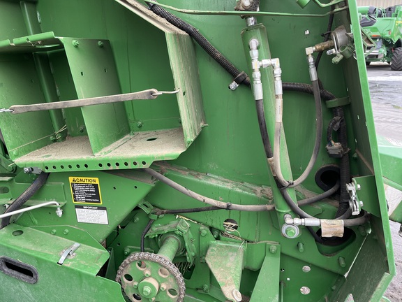 2018 John Deere 560M Baler/Round