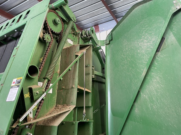 2022 John Deere 560M Baler/Round