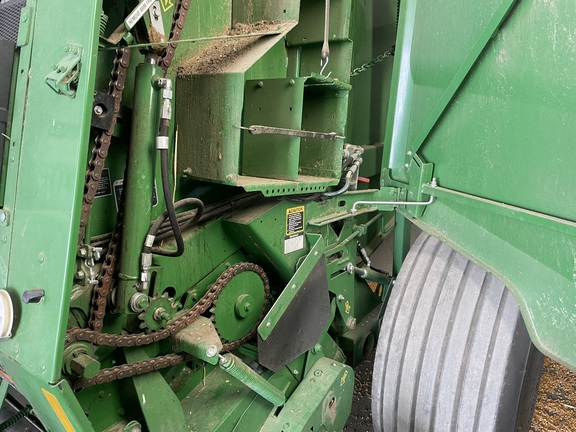 2022 John Deere 560M Baler/Round