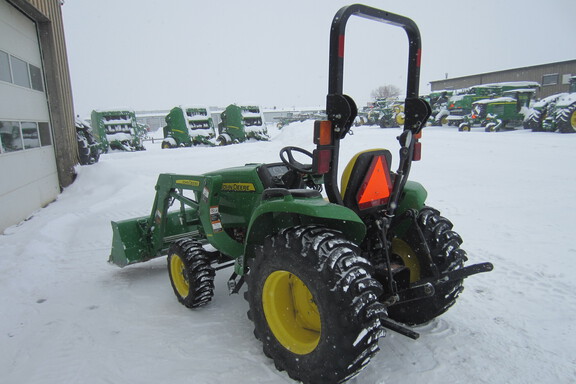 2016 John Deere 3038E Tractor Compact