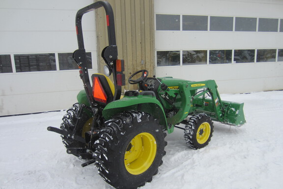 2016 John Deere 3038E Tractor Compact