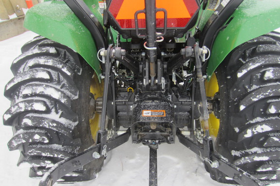 2016 John Deere 3038E Tractor Compact