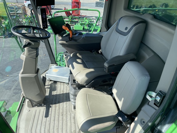 2024 John Deere X9 1000 Combine