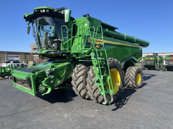 2024 John Deere X9 1000 Combine