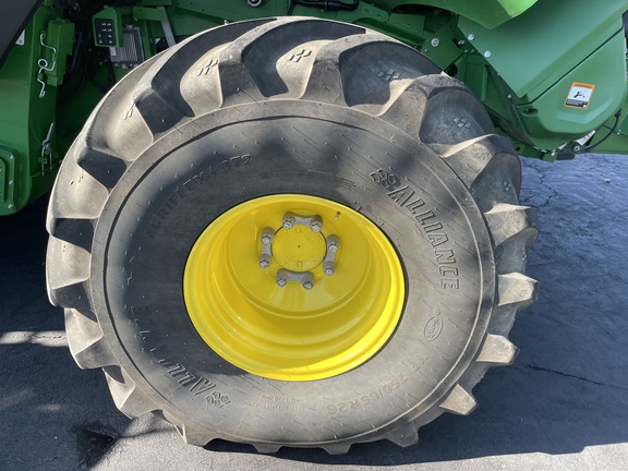 2024 John Deere X9 1000 Combine