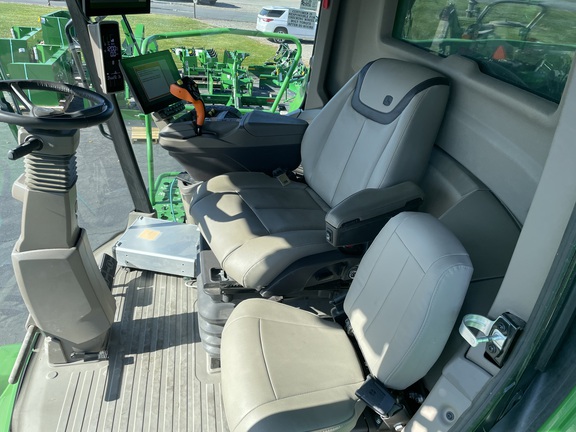 2024 John Deere X9 1000 Combine