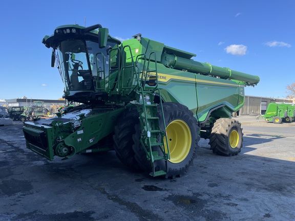 2024 John Deere X9 1000 Combine