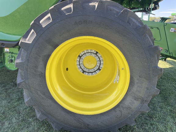 2024 John Deere X9 1000 Combine