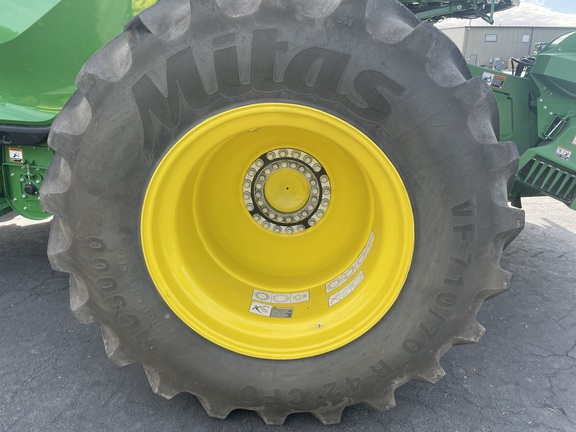 2024 John Deere X9 1000 Combine