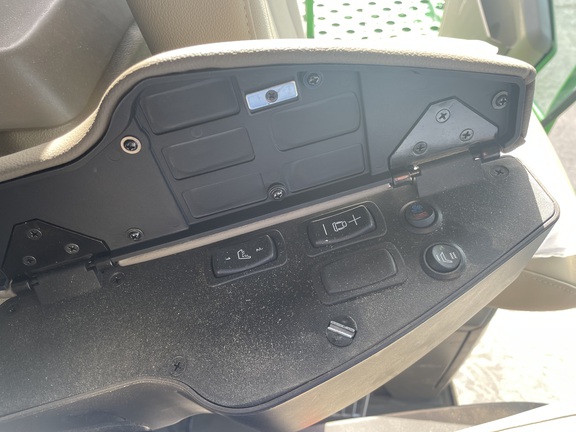 2024 John Deere X9 1000 Combine