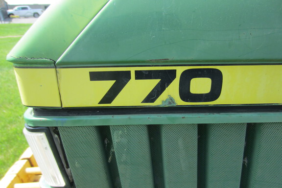 1991 John Deere 770 Tractor Compact