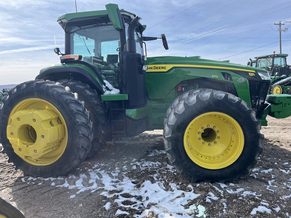 2023 John Deere 8R 370 Tractor