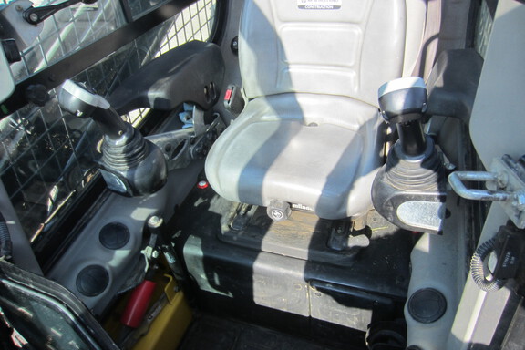 2017 New Holland L228 Skid Steer Loader