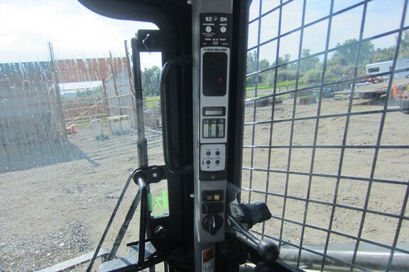 2017 New Holland L228 Skid Steer Loader