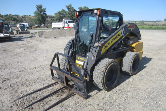 2017 New Holland L228 Skid Steer Loader