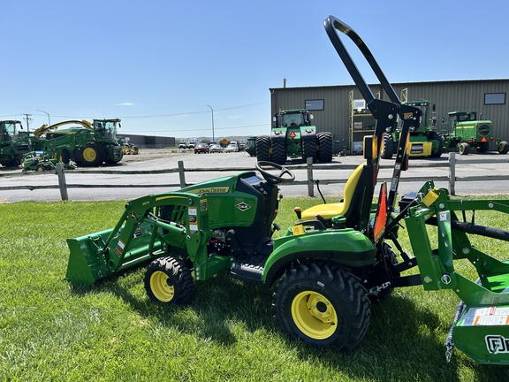 2022 John Deere 1023E Tractor Compact