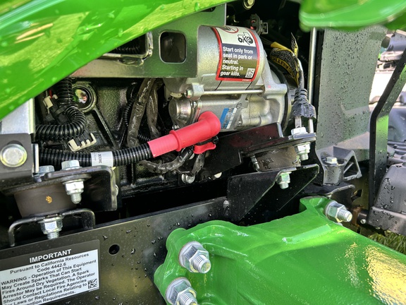 2022 John Deere 1023E Tractor Compact