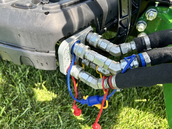 2022 John Deere 1023E Tractor Compact