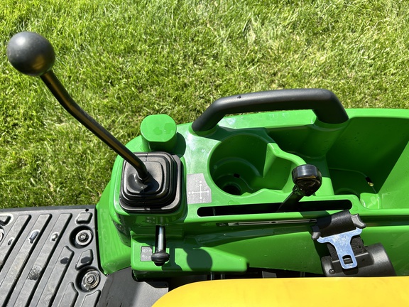 2022 John Deere 1023E Tractor Compact