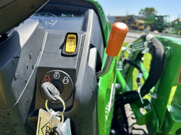 2022 John Deere 1023E Tractor Compact