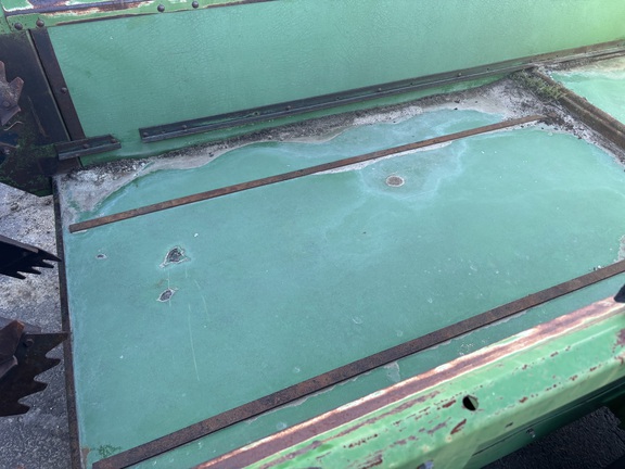 2004 John Deere 455 Manure Spreader